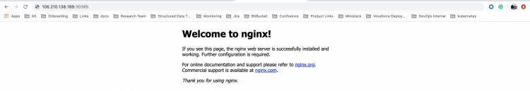 servicio-apuntando-a-el-podio-con-etiqueta-parecida